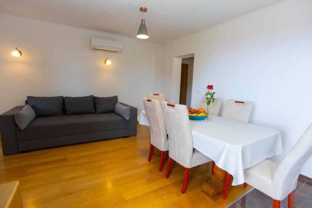 Apartments Vladimir #4 Makarska Ngoại thất bức ảnh
